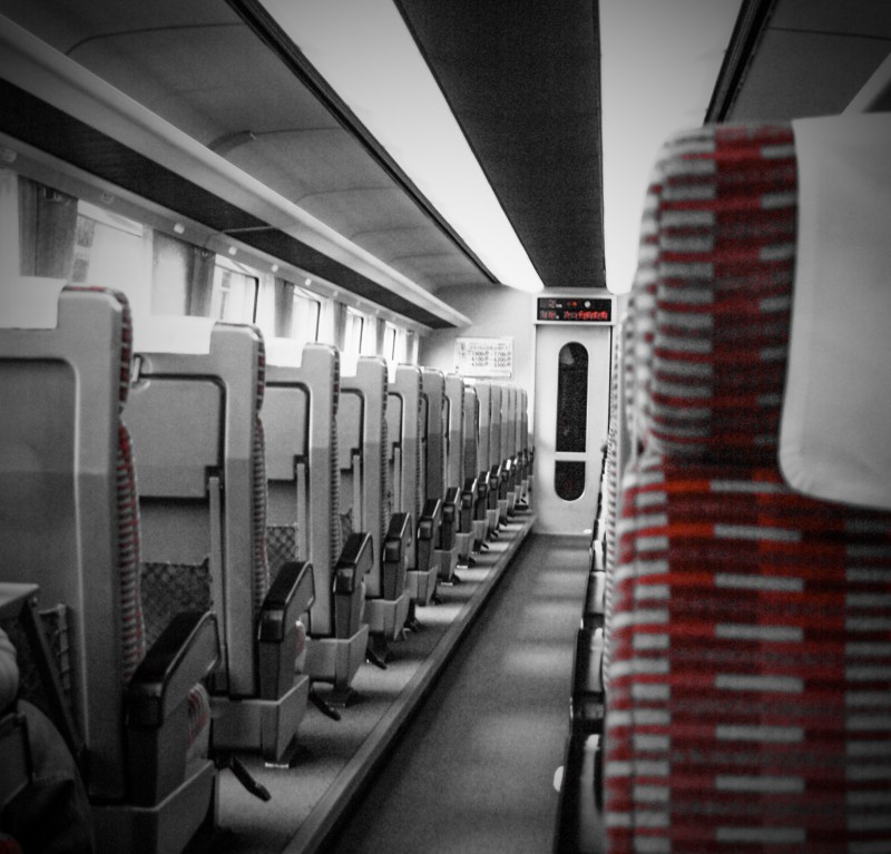 電車内の座席